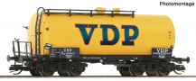 [N�kladn� vozy] &rarr;&nbsp;[Cisternov�]&nbsp;&rarr;&nbsp;[4-os� s l�vkou Ra]&nbsp;&rarr;&nbsp;6680039: kotlov� v�z �lut� s pod�lnou l�vkou a s logem „VDP“
